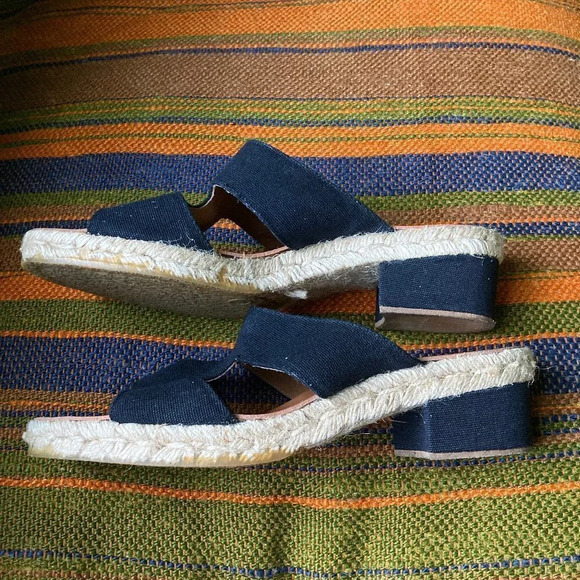 Unisa‎ Black Canvas Sandals with Jute Soles, Size 8B - Picture 4 of 8